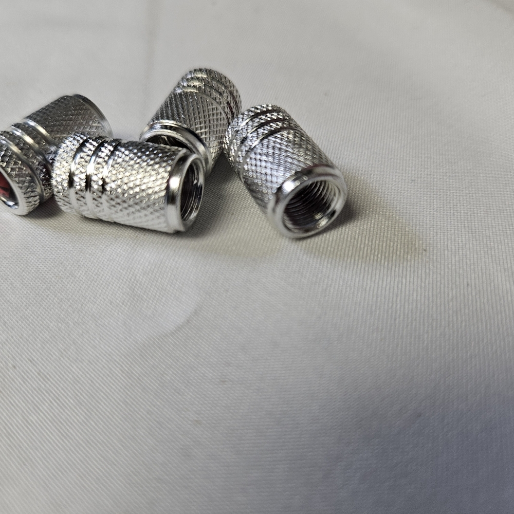 Red Skull Tire Valve Caps‎ - Picture 4 of 4